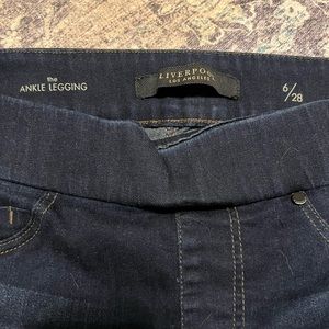 Liverpool women’s jeans size 6/28, dark blue, inseam 27”like new.